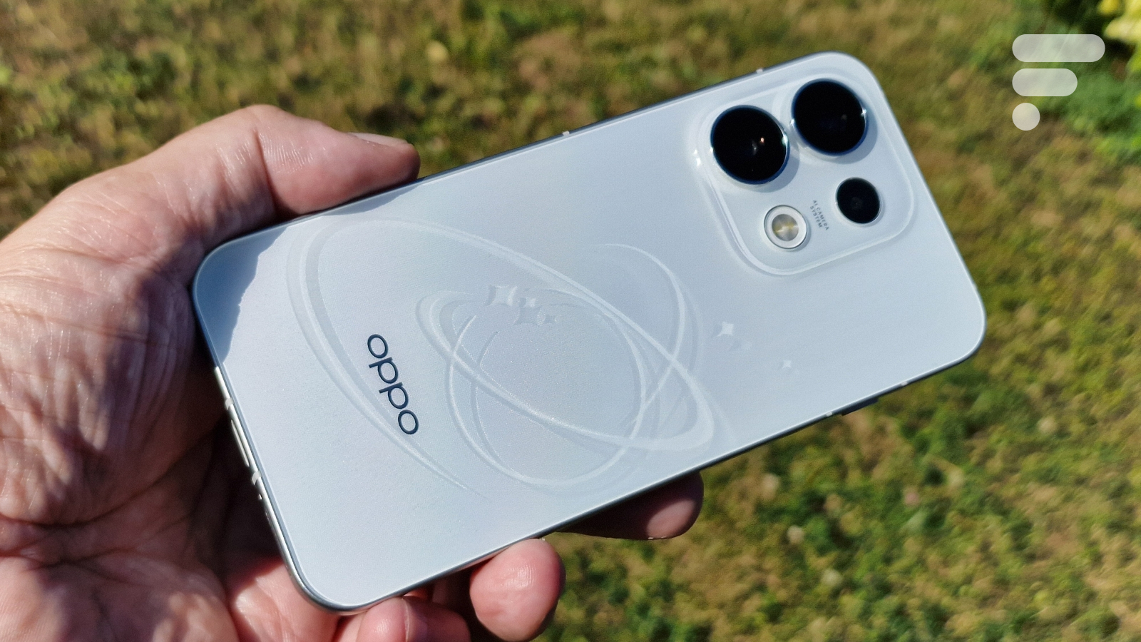 Test de l'Oppo Reno 16 Pro : excellent en photo, mais l'addition est salée  — Frandroid