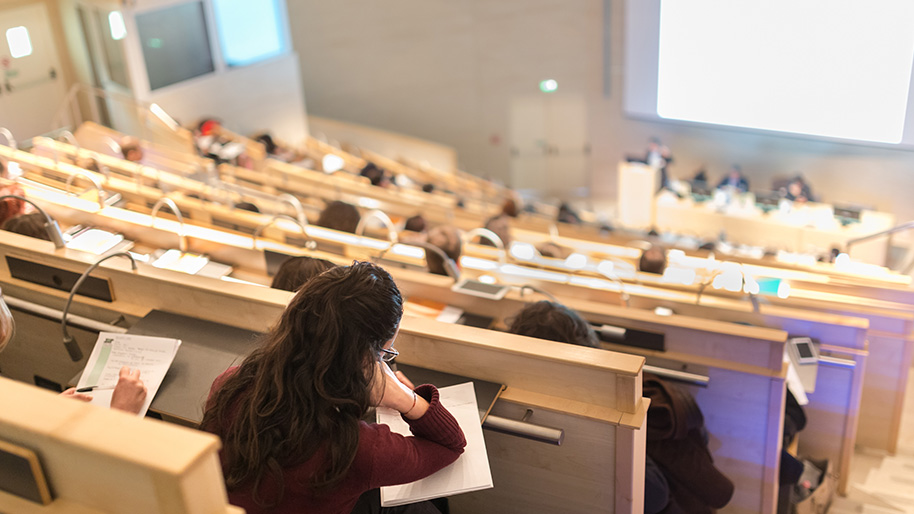 Rapport d'information déposé en application de l'article 145 du règlement,  par la commission des affaires culturelles et de l'éducation sur l'enseignement  supérieur privé à but lucratif (Mme Béatrice Descamps et Mme Estelle