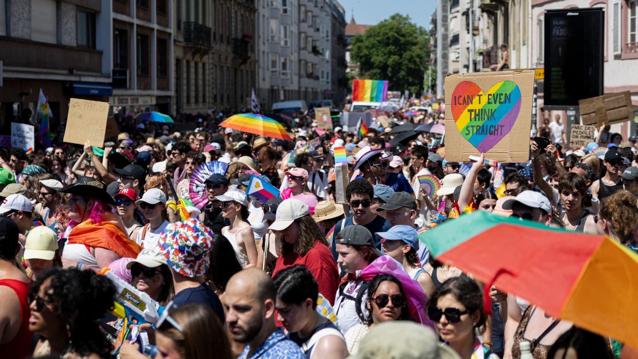 Canicule: la Marche des fiertés de Lyon et Villeurbanne reportée à septembre  en raison des "conditions climatiques"