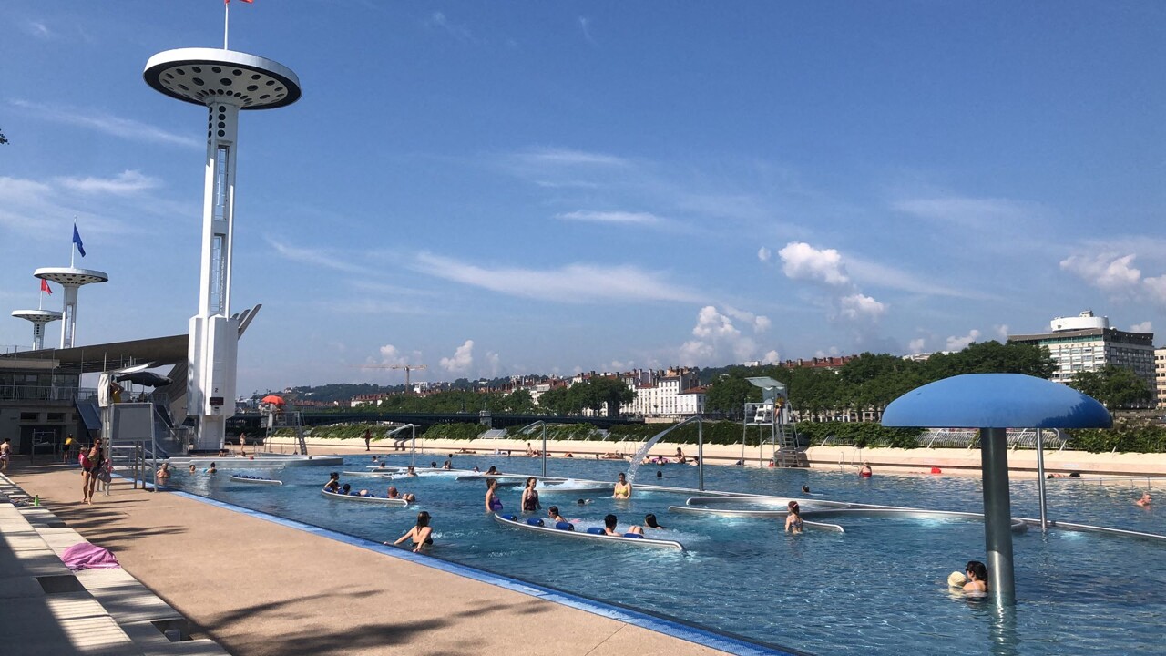 Canicule à Lyon : voici pourquoi toutes les piscines de la ville ne sont  pas ouvertes