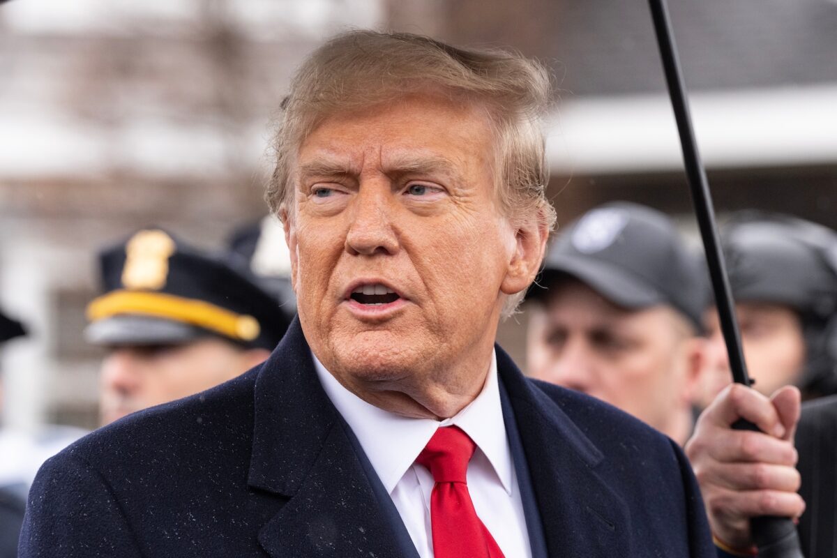 Donald Trump injecte 700 millions dans le charbon malgré l'urgence  climatique