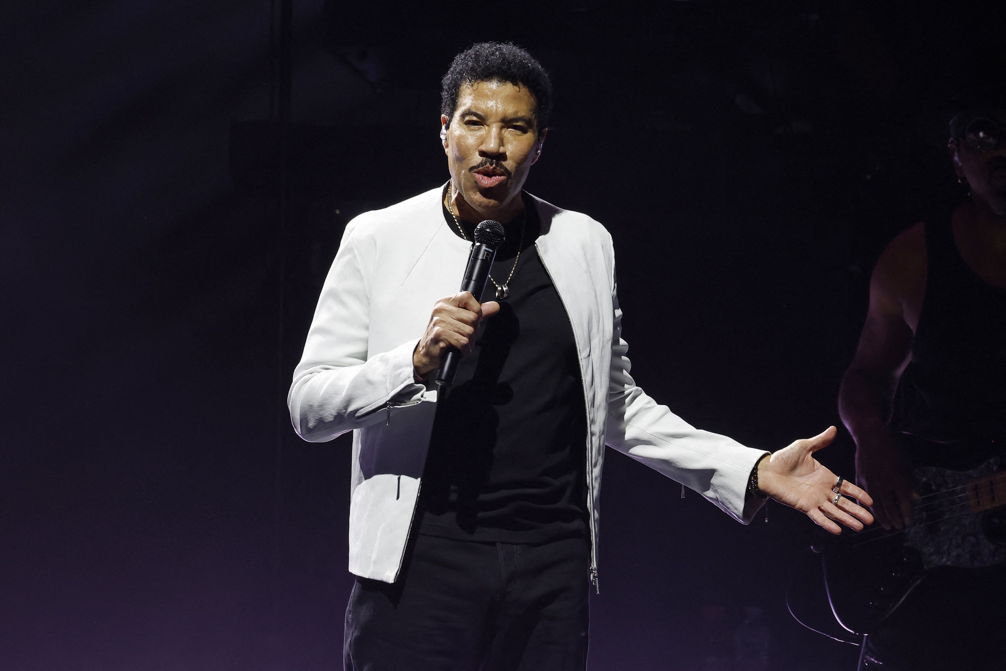 Lionel Richie quitte la scène en plein concert après un malaise dans le  Minnesota - L'essentiel