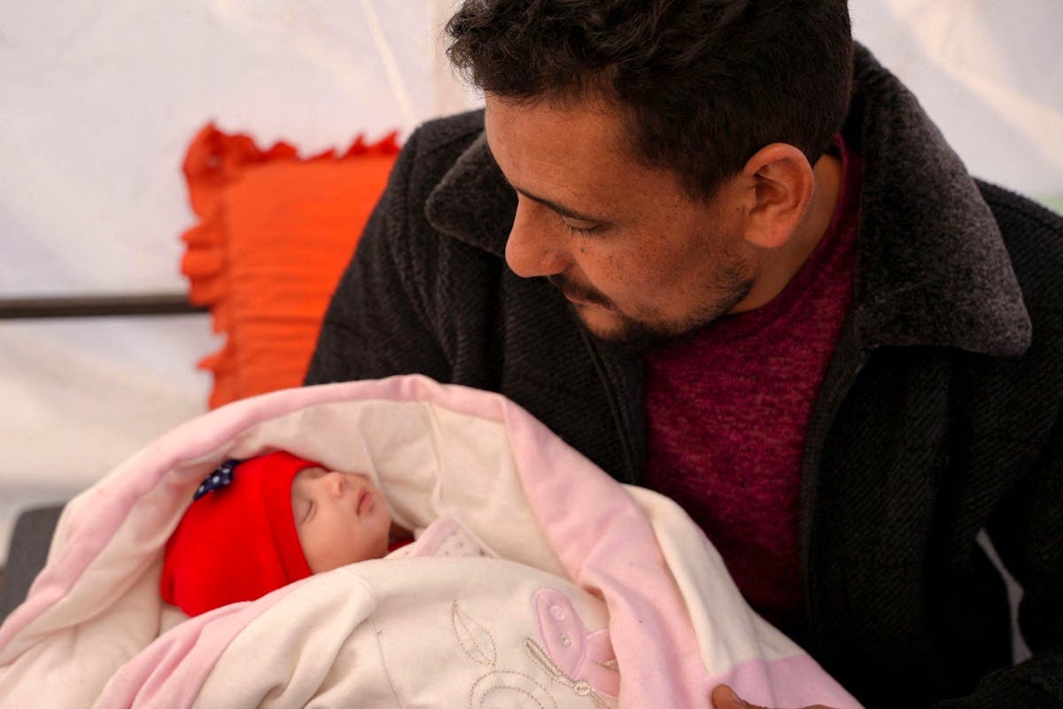 Séisme en Turquie et en Syrie: le bébé né sous les décombres a retrouvé une  famille - lematin.ch