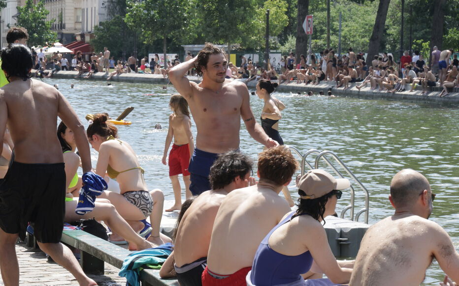 Ma peur des bactéries a été balayée par la canicule » : à Paris, le succès  fou de la baignade dans le canal Saint-Martin - Le Parisien