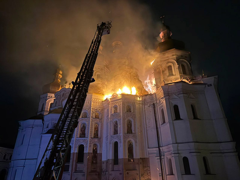 Une cathédrale de Kiev touchée par une frappe russe