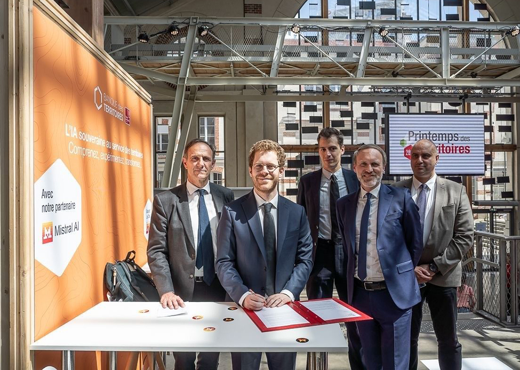 Territoires d'IA : la Banque des Territoires et Mistral AI lancent un programme  souverain pour 100.000 agents publics