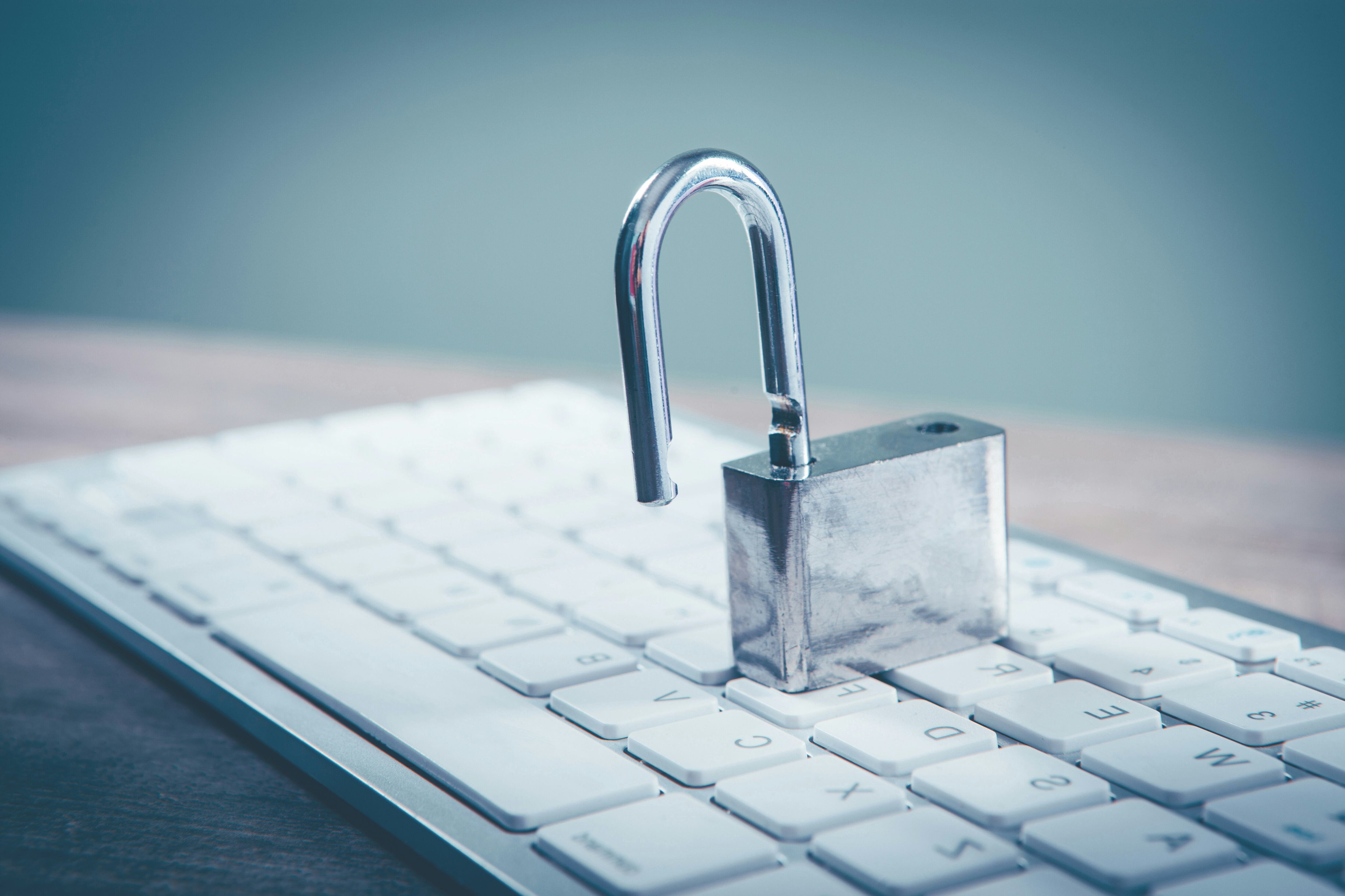Cybersécurité : Claude Mythos a trouvé plus de 10 000 failles critiques un  mois après son lancement, y compris dans les systèmes les plus importants  au monde