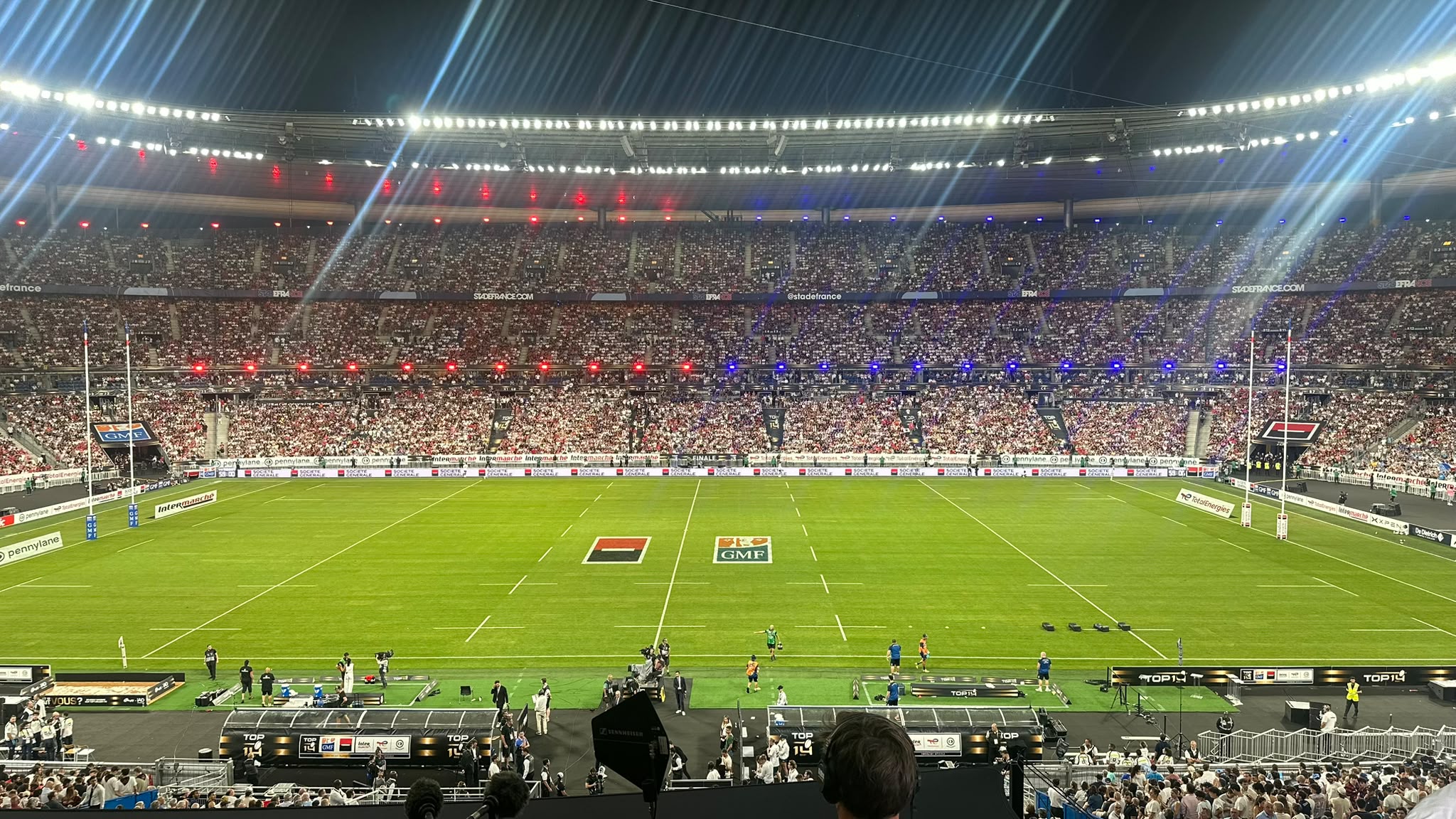 La finale de TOP 14 entre Montpellier et Toulouse est interrompue 10  minutes à cause d'un important orage