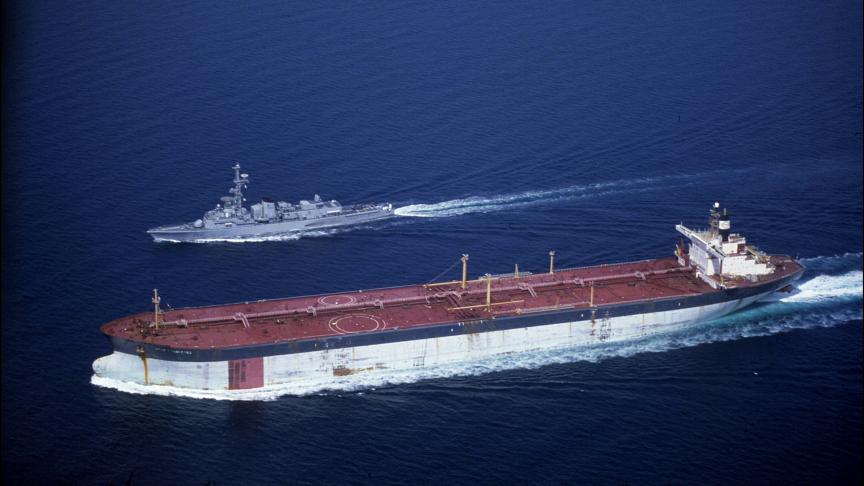 Guerre au Moyen-Orient : l'Iran dénonce une « violation flagrante » de  l'accord après les frappes américaines, en riposte à l'attaque d'un cargo  dans le détroit d'Ormuz (direct)