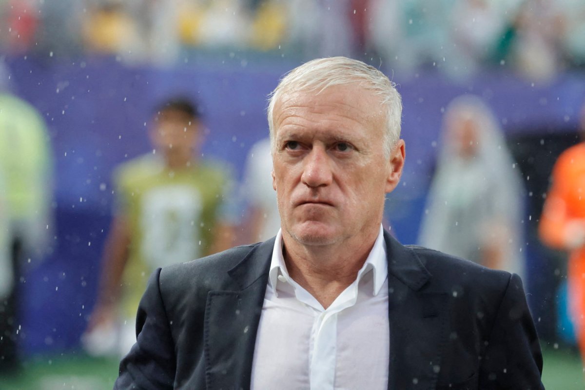 Coupe du monde 2026 : rentré en France après le décès de sa mère, Didier  Deschamps sera absent pour le match contre la Norvège - L'Humanité