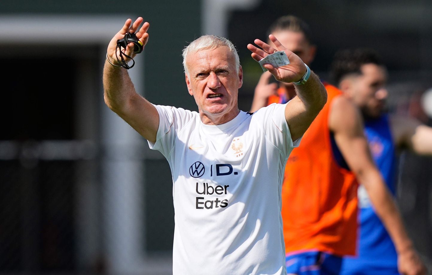 Coupe du monde 2026 : Deschamps de retour, Saliba incertain et départ pour New  York… Le journal des Bleus