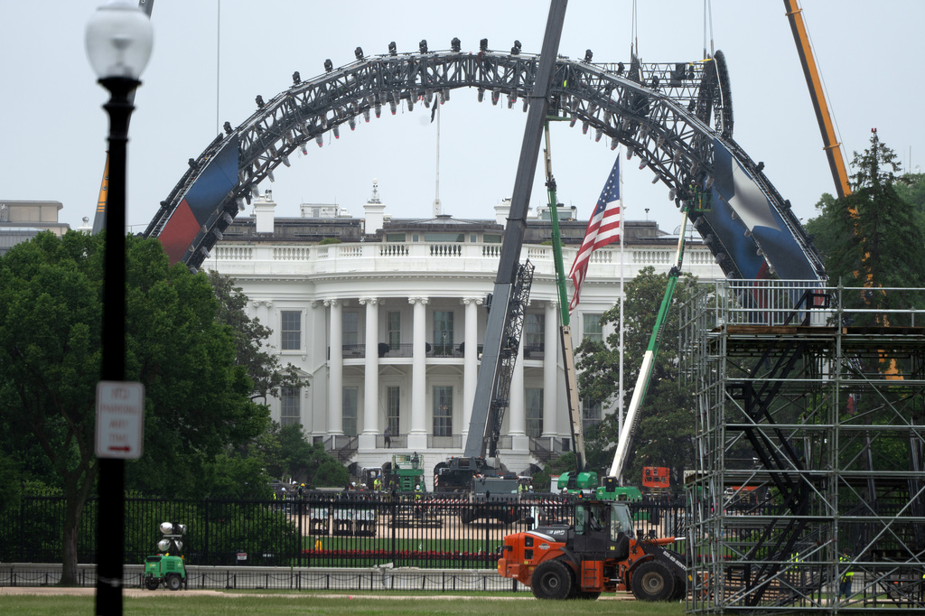 UFC fighting cage rises on White House lawn