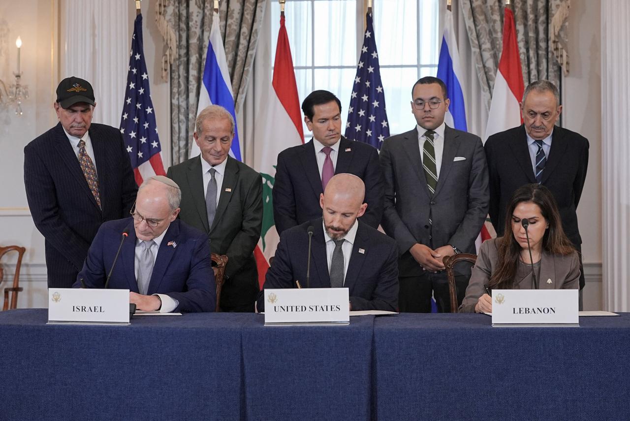 Le Liban et Israël signent un accord-cadre, les États-Unis frappent l'Iran