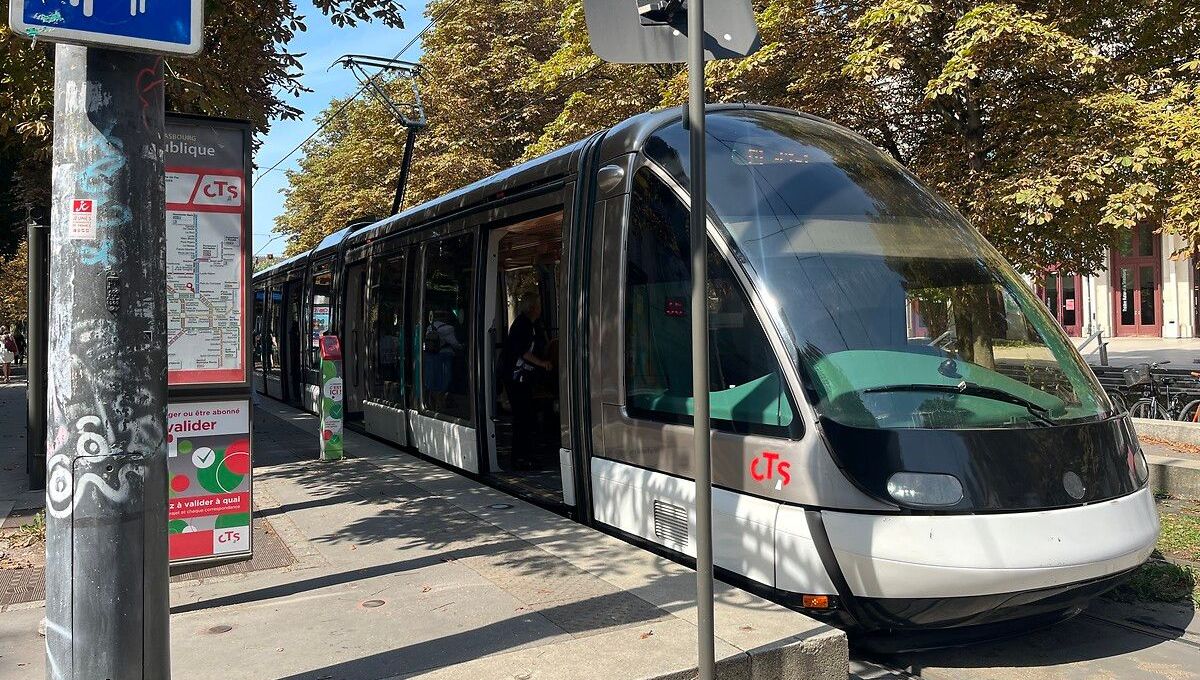 Canicule : un jeune homme de 25 ans décède d'hyperthermie après un malaise  dans un tramway à Illkirch - ICI