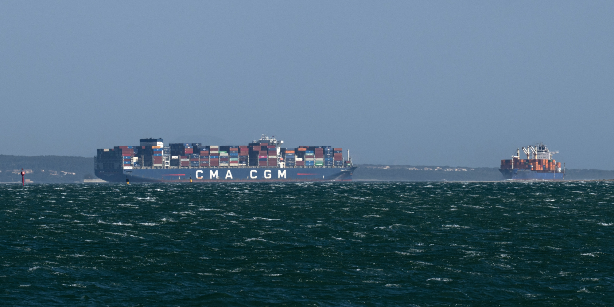 Détroit d'Ormuz : un navire du français CMA CGM «a fait l'objet de tirs de  semonce»