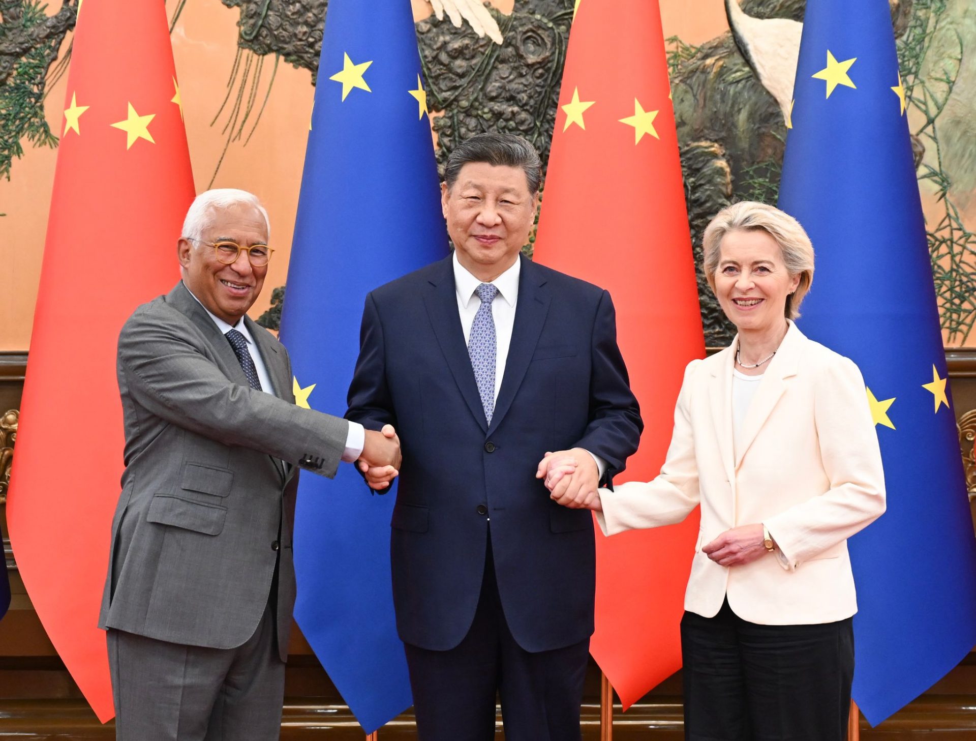 L'UE et la Chine célèbrent 50 ans de relations diplomatiques, sous le signe  des tensions commerciales et climatiques | European Newsroom