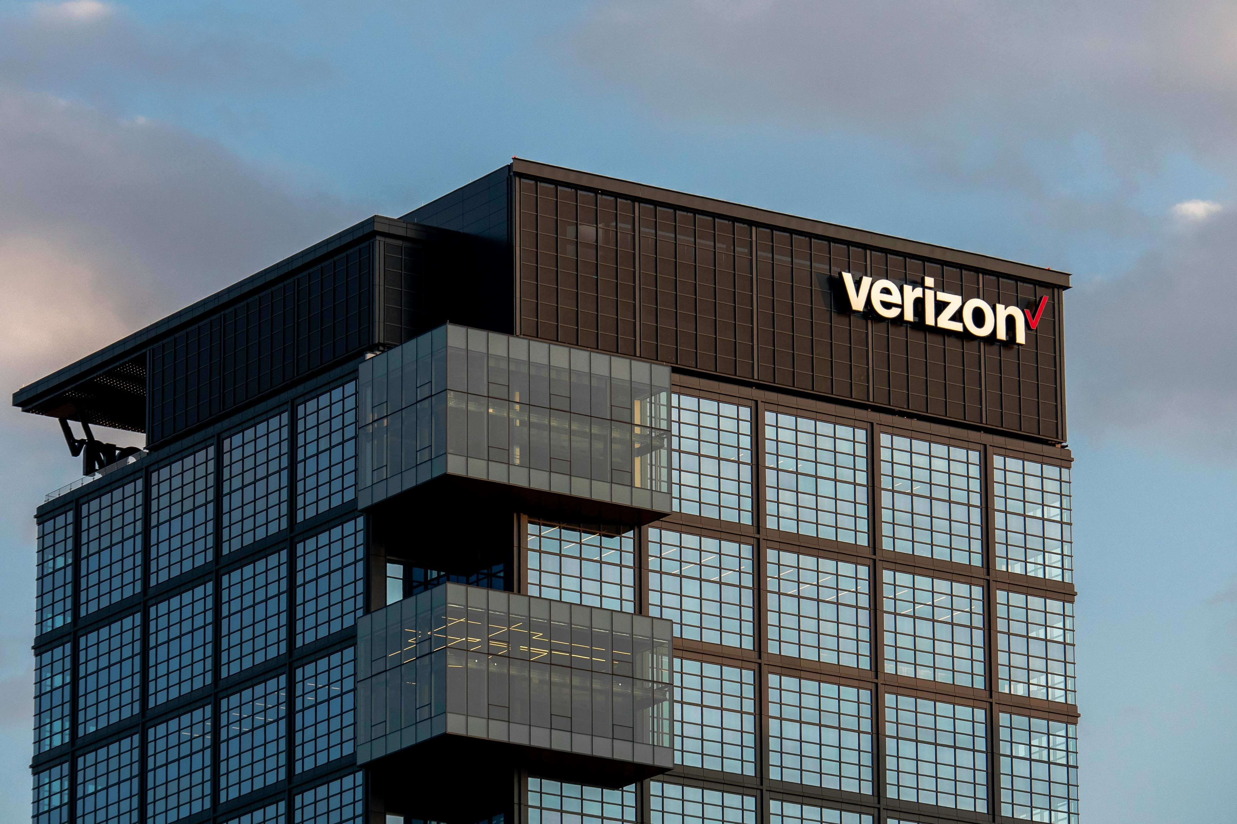 Télécoms : En difficulté, l'opérateur américain Verizon supprime 13 000  postes pour réduire ses coûts