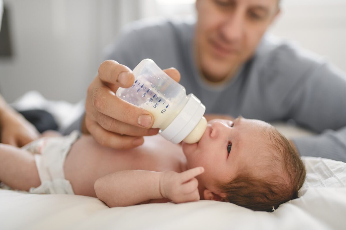 Le congé de naissance entre bientôt en vigueur