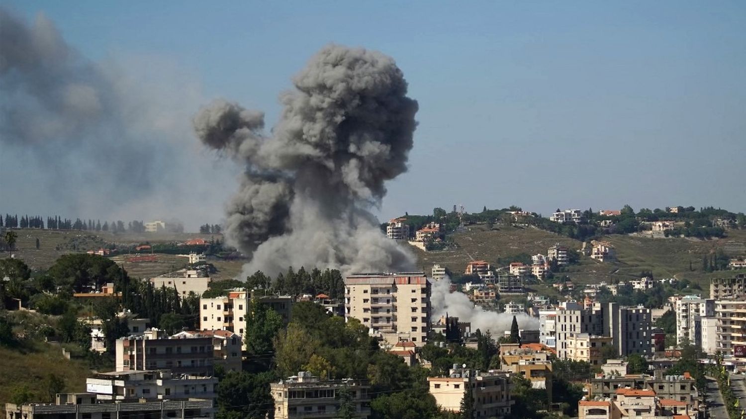 Ce que l'on sait des frappes israéliennes qui ont fait au moins 23 morts au  Liban malgré le cessez-le-feu entre Israël et le Hezbollah – franceinfo