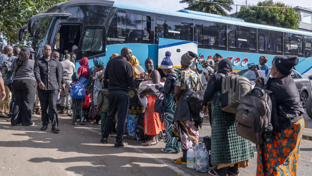 L'Afrique du Sud annonce avoir renvoyé 2745 étrangers en une semaine - RFI