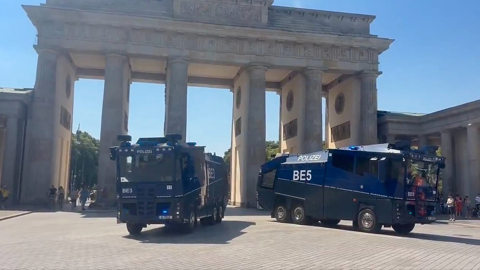 Canicule à Berlin : la police utilise ses canons à eau | Euronews