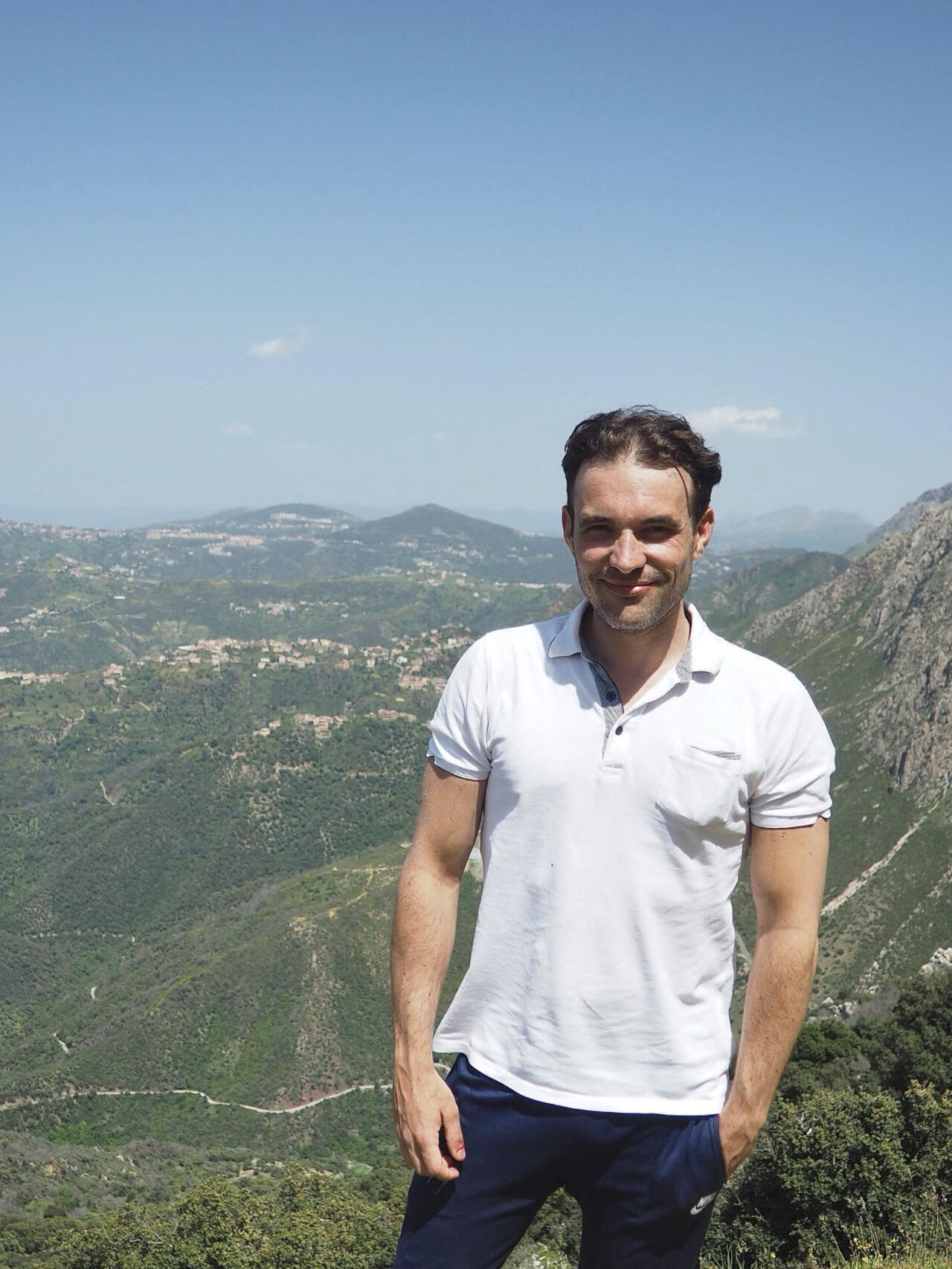 En Algérie, Christophe Gleizes a reçu sa première visite en prison d'un  diplomate français - France 24
