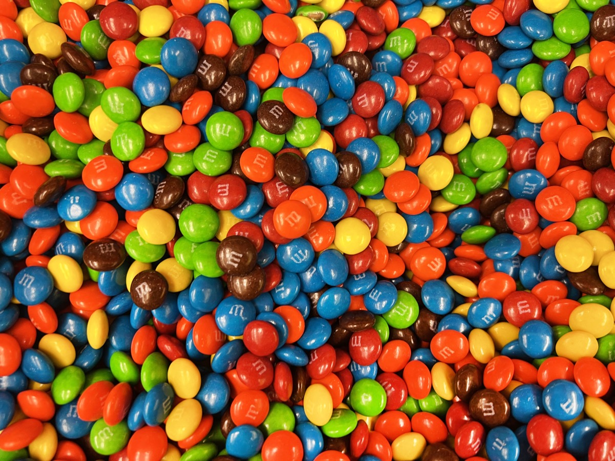 M&M's : ces deux couleurs pourraient bientôt disparaître pour une raison  précise