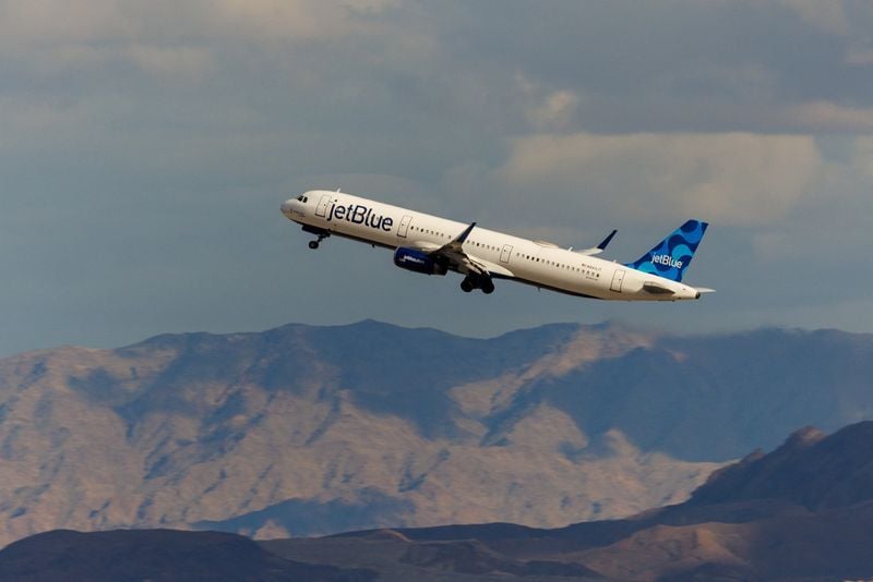 Un vol JetBlue percute un drone lors de son approche vers l'aéroport JFK,  selon la FAA | Zonebourse Suisse