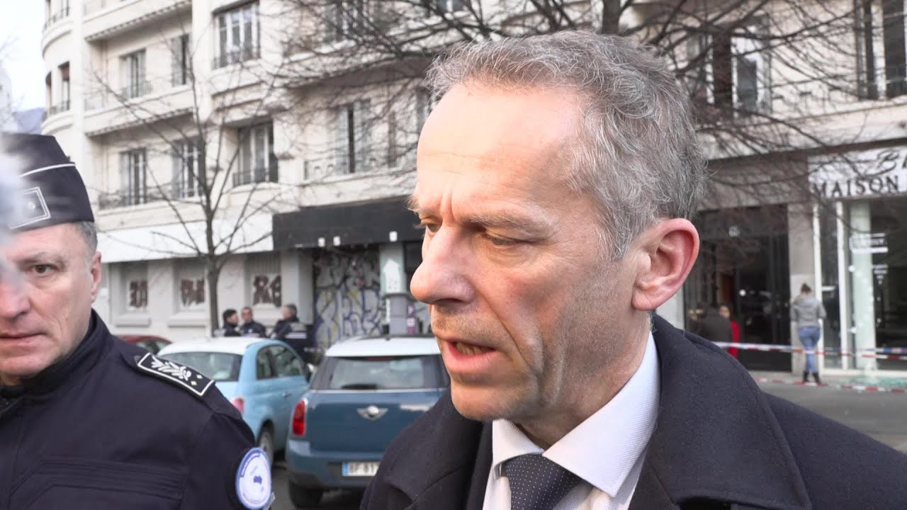Engin explosif à Grenoble: pas destiné à tuer mais à intimider (procureur)  | AFP Images - YouTube