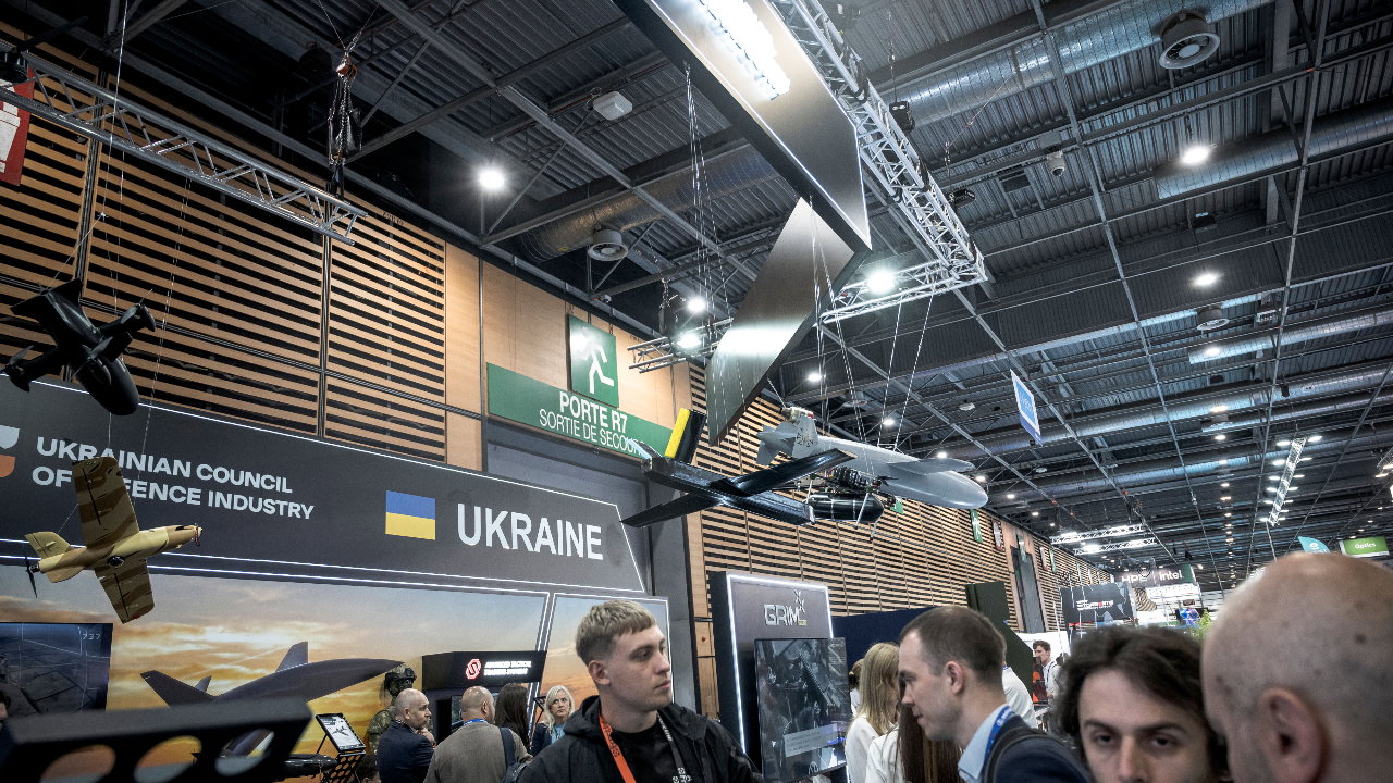 Le Royaume-Uni fournit des drones, des systèmes radar et des missiles à  l'Ukraine - Business AM - FR