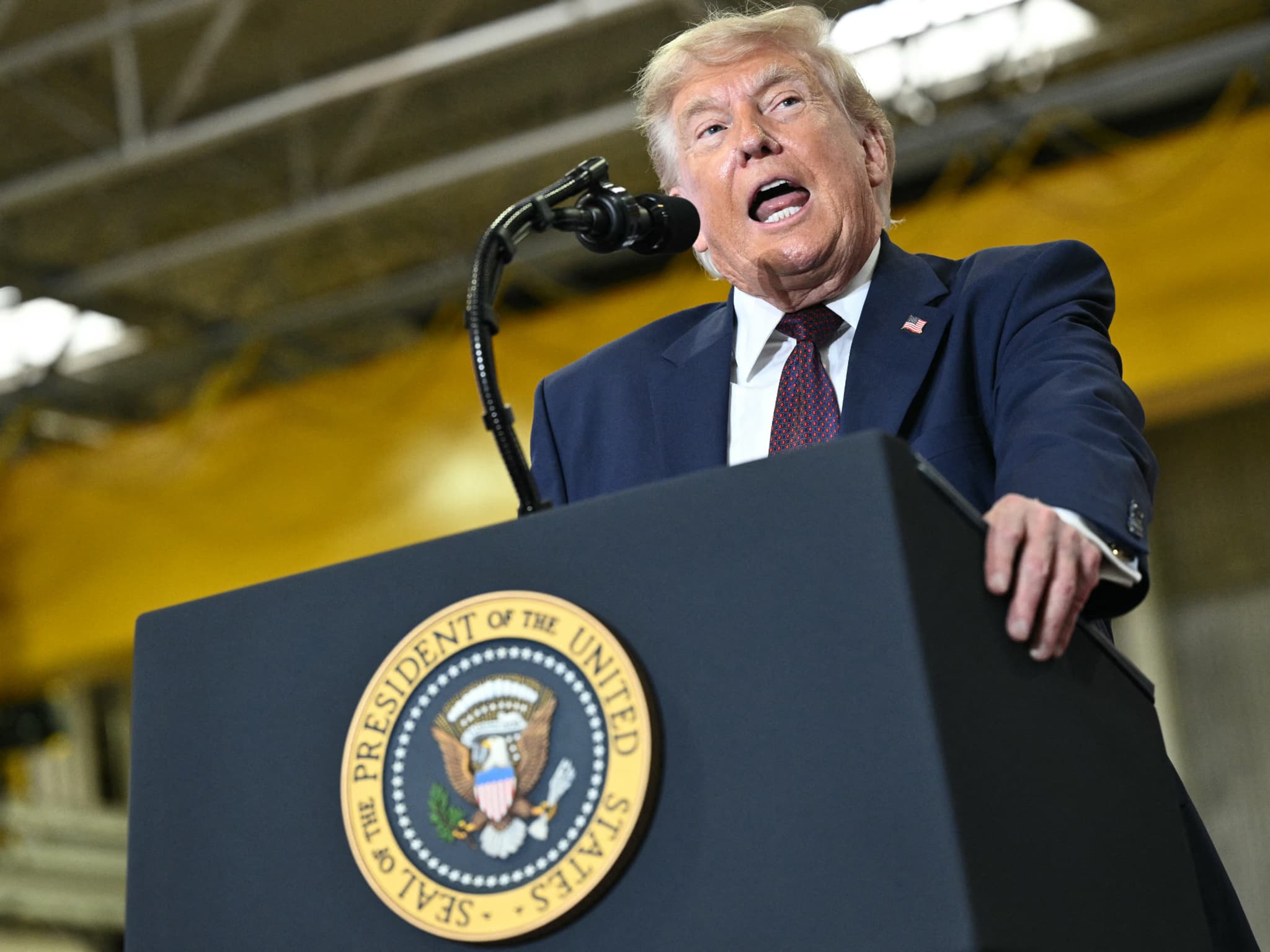 Pas de loi pour construire plus de logements si son "Save America Act"  n'est pas voté: Trump refuse de signer un texte qu'il avait pourtant lui  même poussé