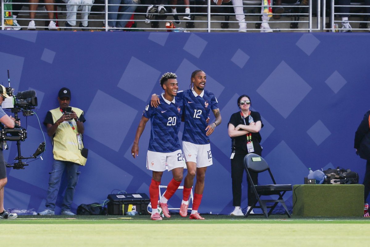 Coupe du monde 2026 : Bradley Barcola et Désiré Doué, le casse-tête de luxe  de Deschamps pour occuper le couloir gauche des Bleus - L'Humanité