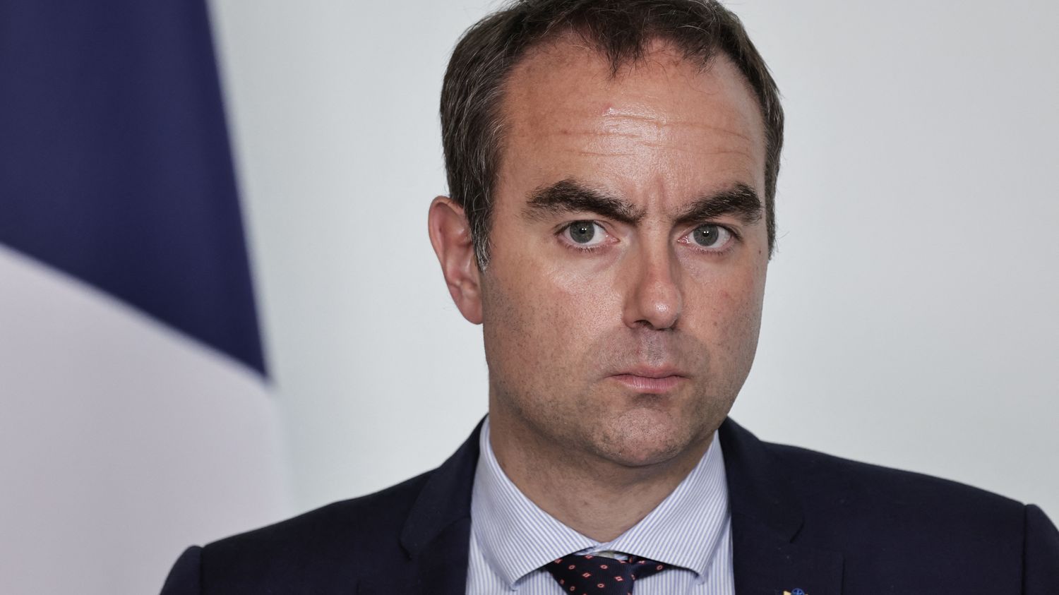 Canicule : Sébastien Lecornu convoque une nouvelle cellule  interministérielle de crise pour anticiper les prochaines vagues de chaleur  – franceinfo