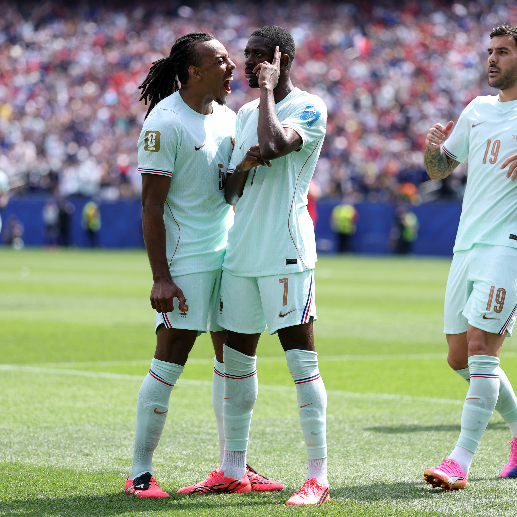 Nouveau carton d'audience pour les Bleus : 13,7 millions de téléspectateurs  ont suivi France-Norvège sur M6