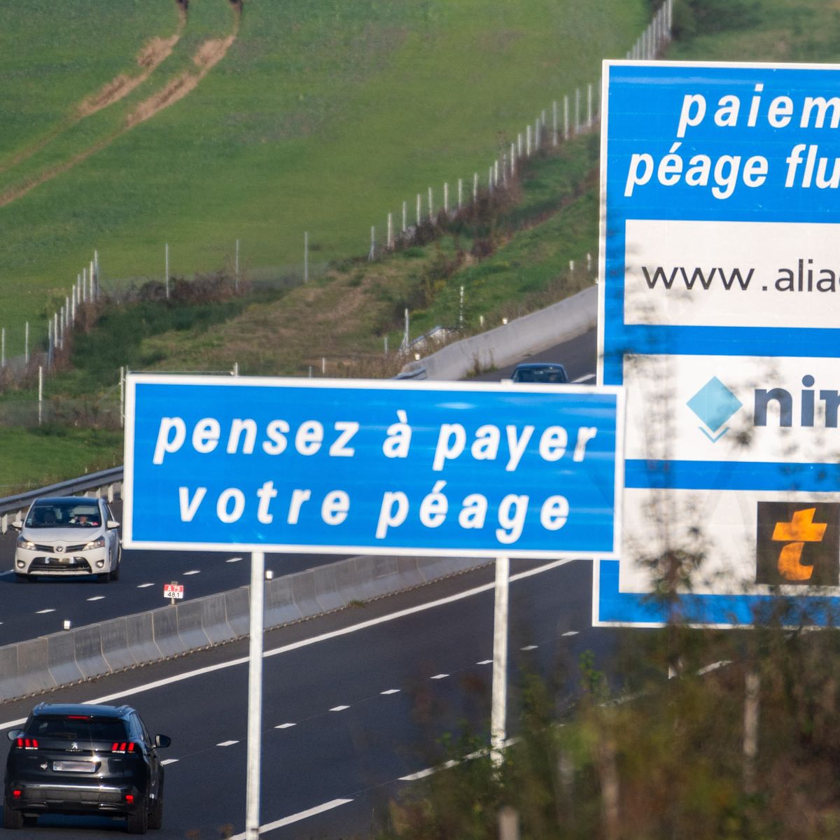 Péages à "flux libre" : une arnaque au faux SMS de Vinci Autoroutes surfe  sur la crainte de pénalités en cas d'oubli – franceinfo