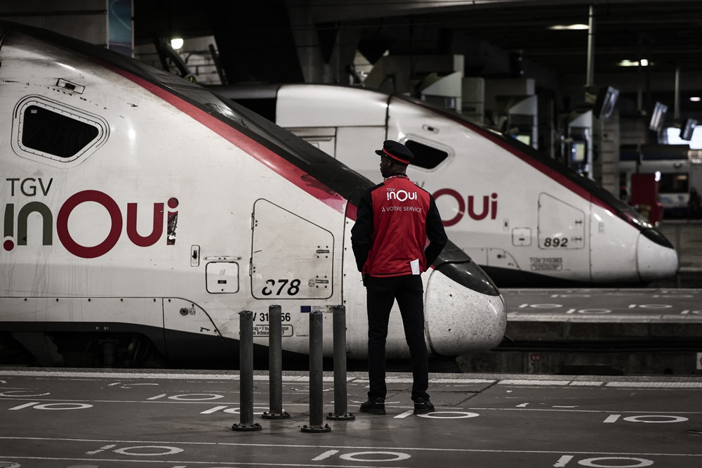 Canicule : la SNCF rend gratuits les échanges et remboursements pour les TGV  et Ouigo