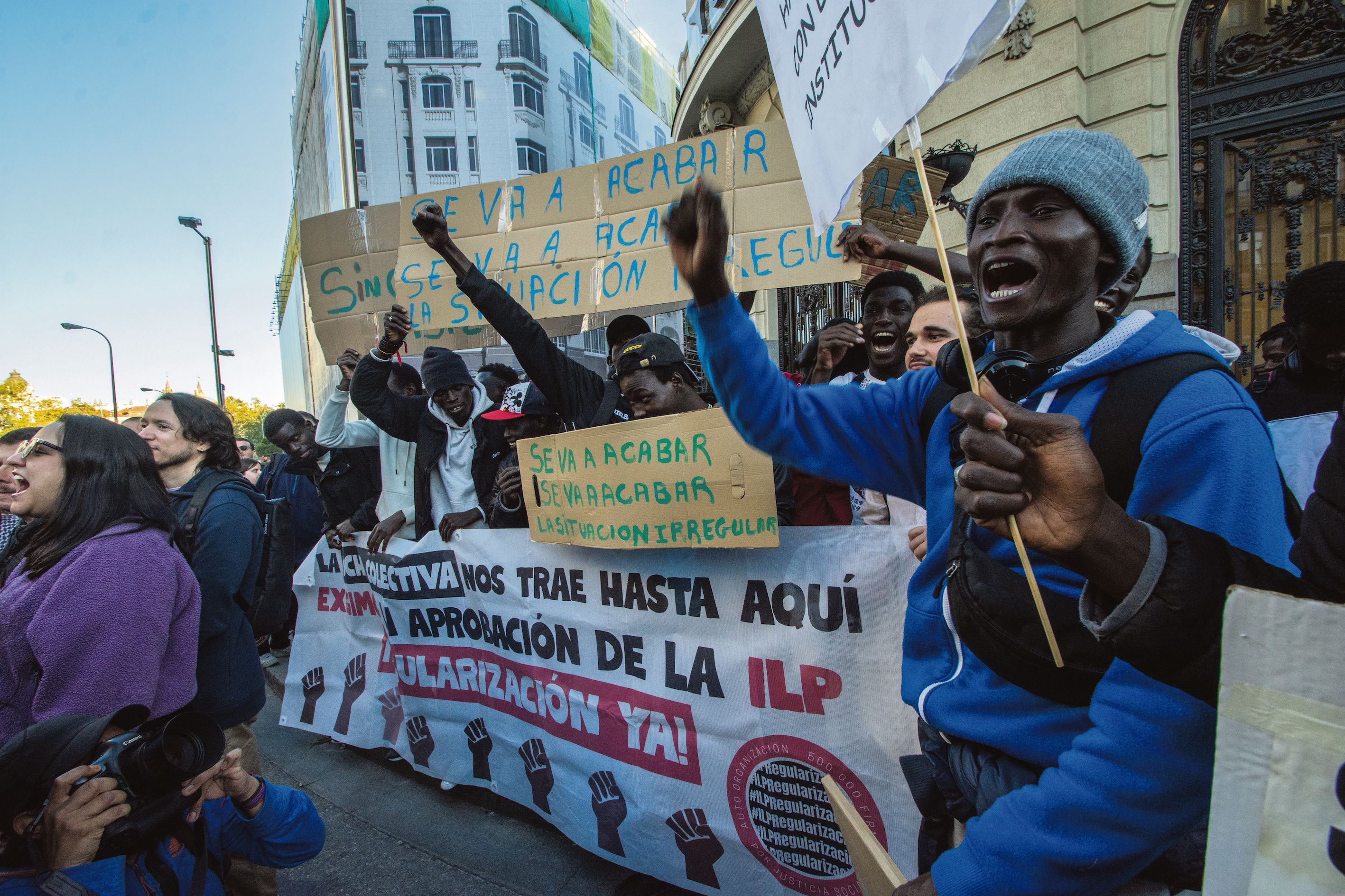 Crise migratoire : l'Espagne s'apprête à régulariser un demi-million de  clandestins