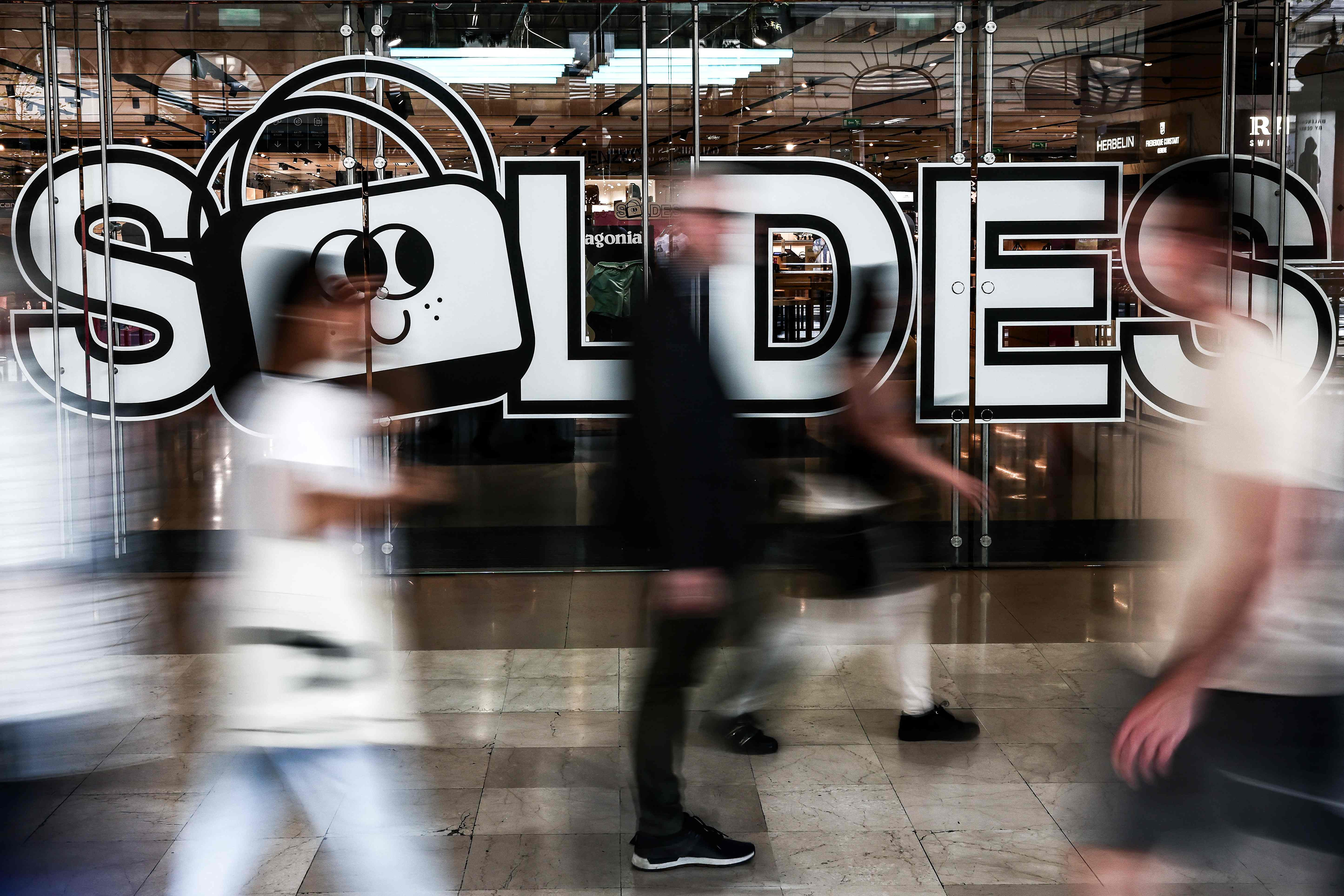 Canicule : le gouvernement prolonge les soldes d'été pour soutenir les  commerçants indépendants – Libération