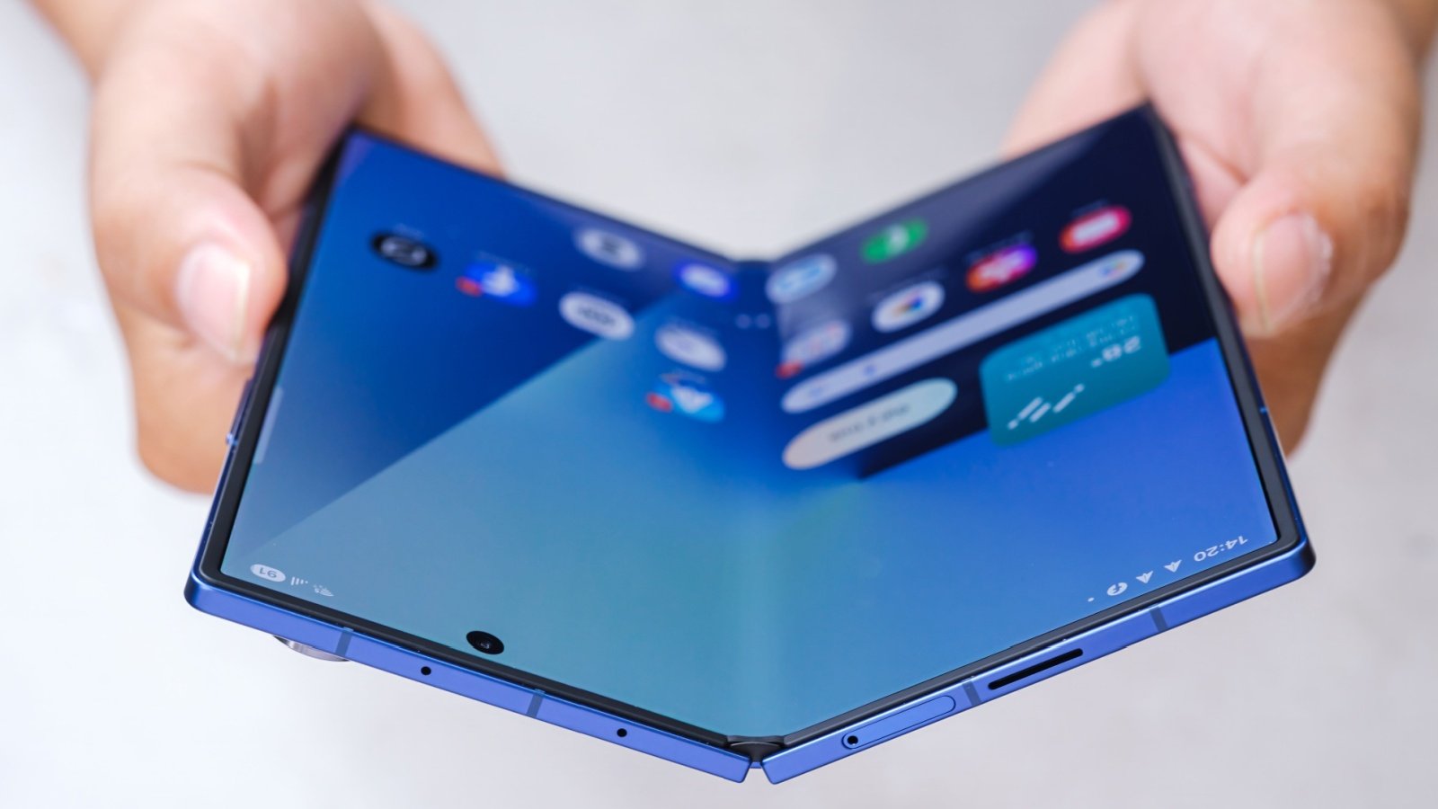 Galaxy Z Fold 8 et Flip 8 : une fuite dévoile des coloris inédits et très  attendus