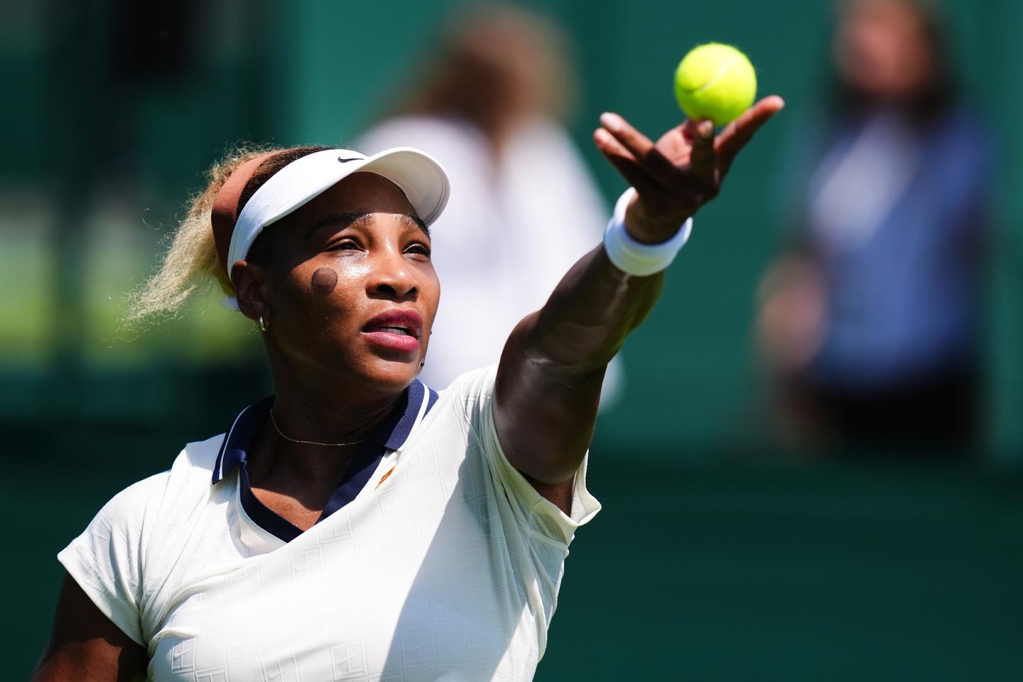 Serena Williams retrouve les courts et Wimbledon à 44 ans, un « come-back »  qui soulève des interrogations