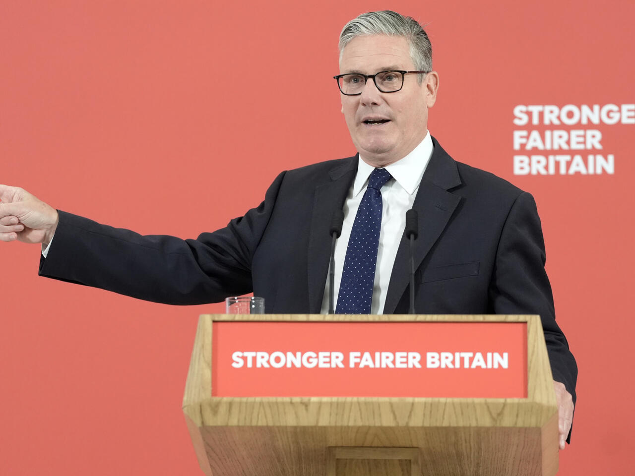 Royaume-Uni: sur le départ, Starmer muscle le budget militaire pour  moderniser l'armée