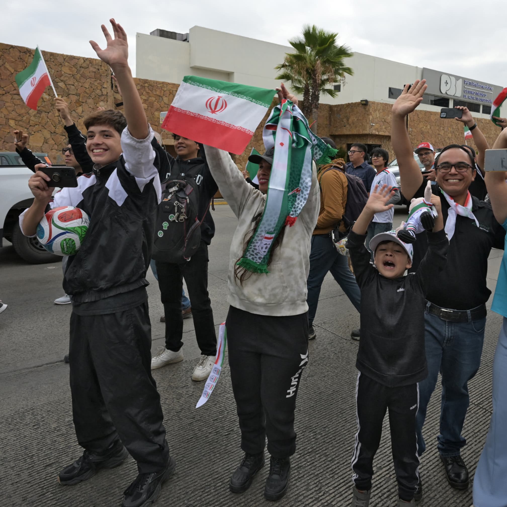 Coupe du monde 2026: l'équipe d'Iran a quitté Tijuana sous les acclamations  des supporters mexicains