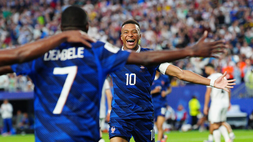 Coupe du monde 2026: les Bleus en 16es après un doublé de Mbappé et un  match interrompu par les orages - RFI