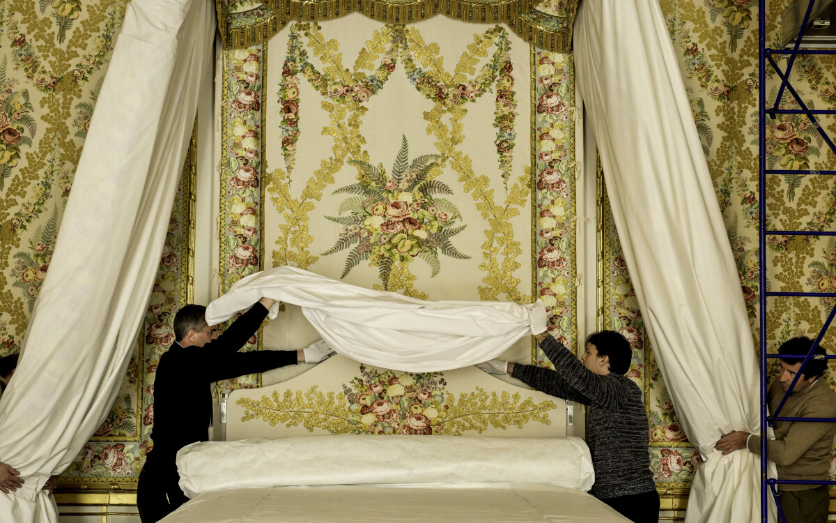 La chambre de Louis XVI reprend vie à Versailles ! | Point de Vue