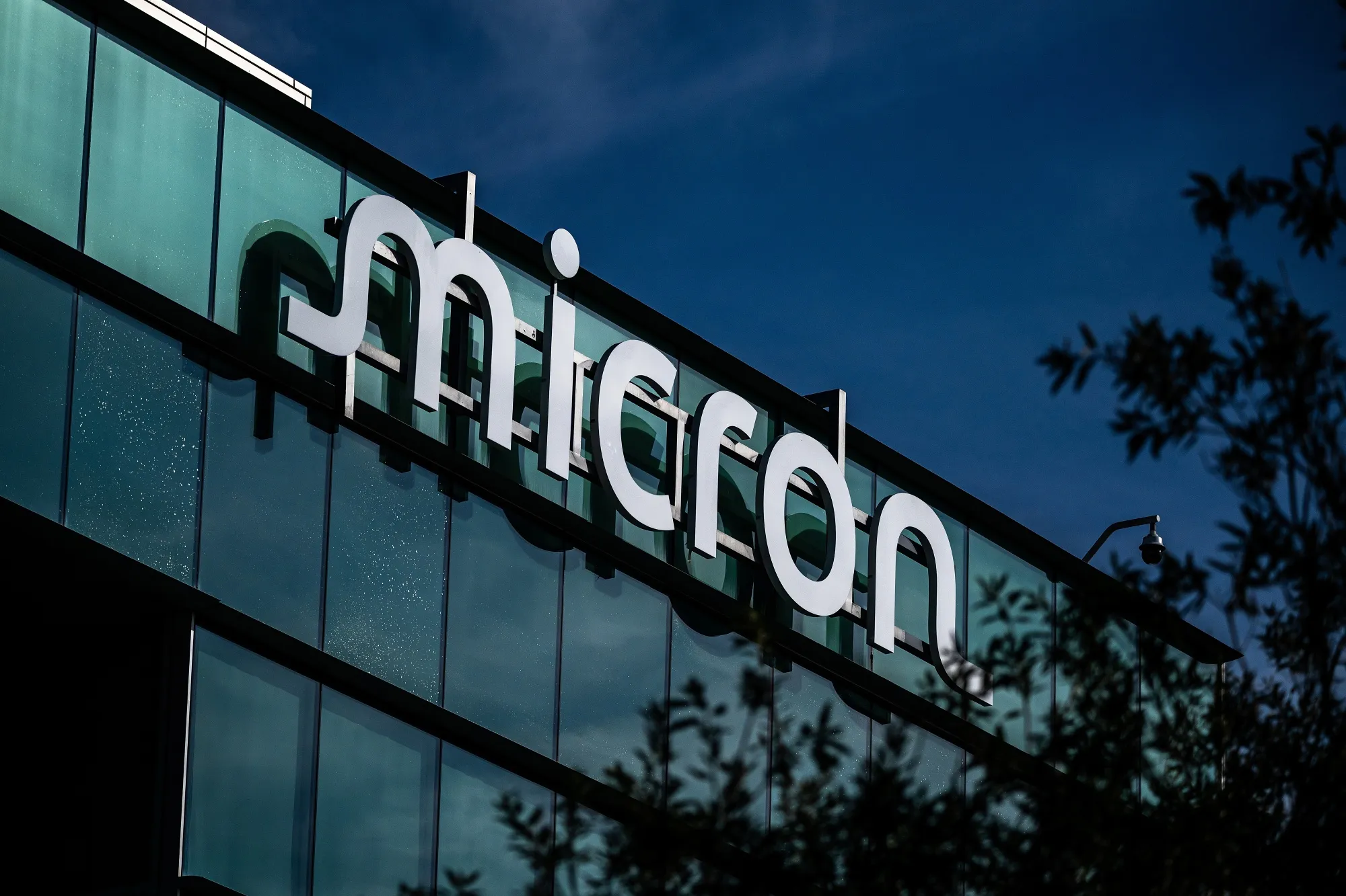 Micron, SK Hynix: The Chips Are All-In for the Trillion-Dollar Club -  Bloomberg