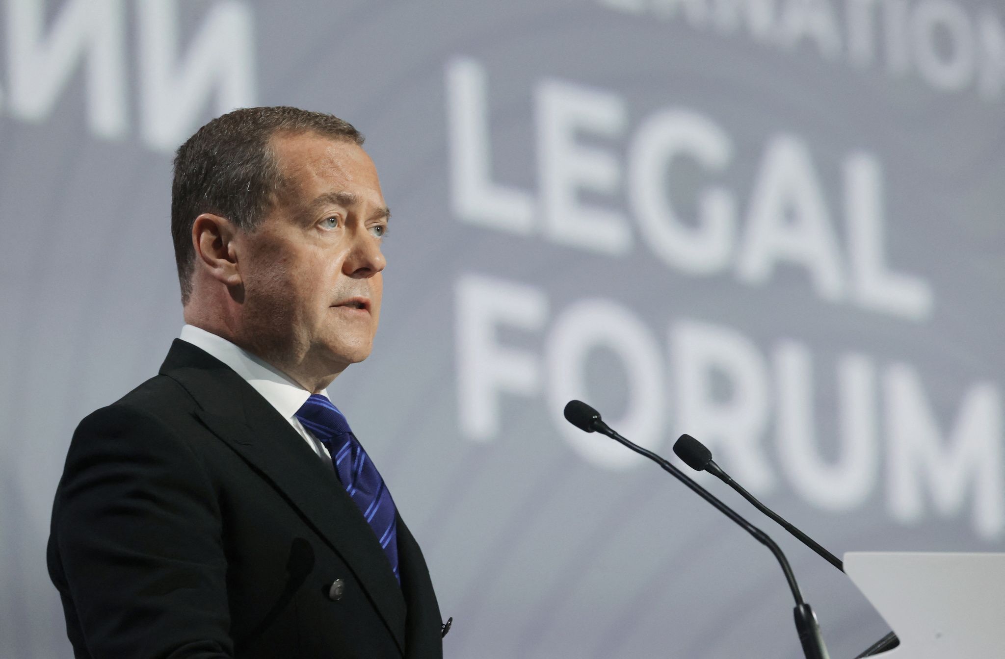 Russie : Dmitri Medvedev, l'ex-président réformateur devenu provocateur