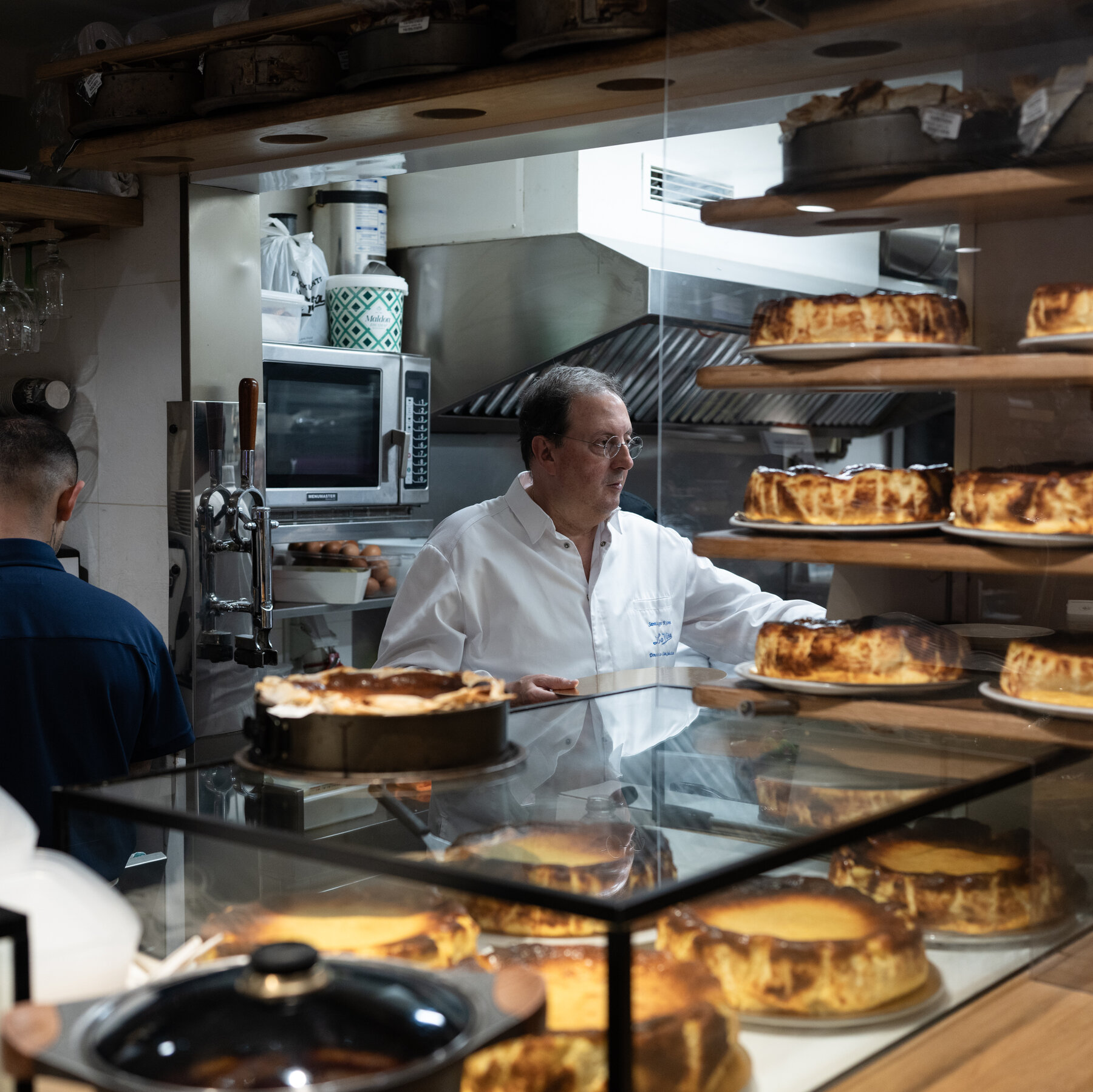 Inventor of the Basque Cheesecake Plans to Retire. His Secret: He Prefers  Chocolate - The New York Times