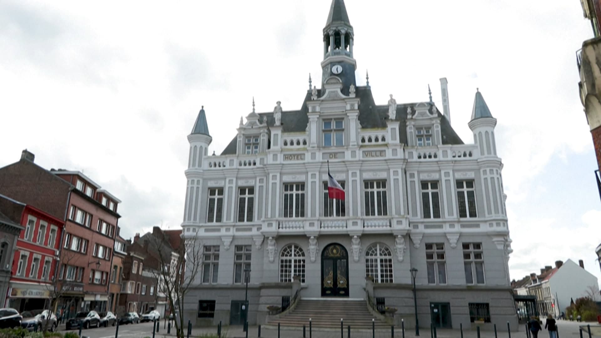 La justice suspend l'exclusion de deux agents municipaux syndiqués prononcée par la mairie RN d'Hénin-Beaumont