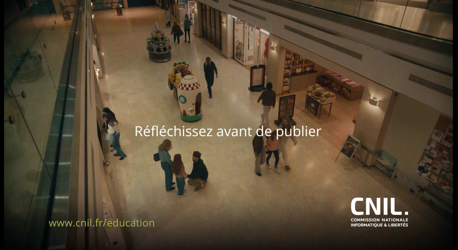 Partage de photos et vidéos de votre enfant sur les réseaux sociaux : quels sont les risques ? | CNIL