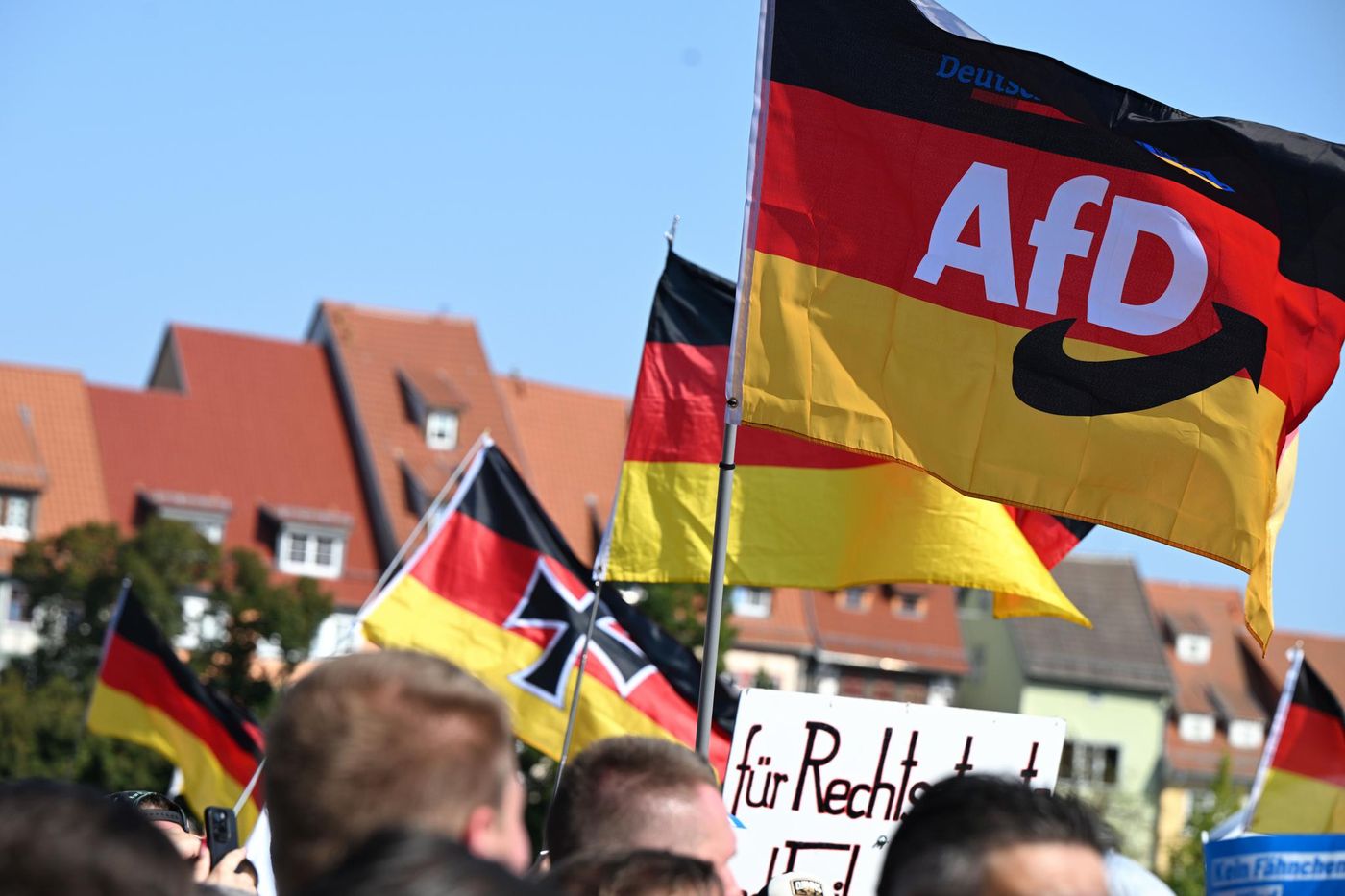 Extrême droite en Allemagne : « L'AfD joue sur un sentiment nostalgique paradoxal »